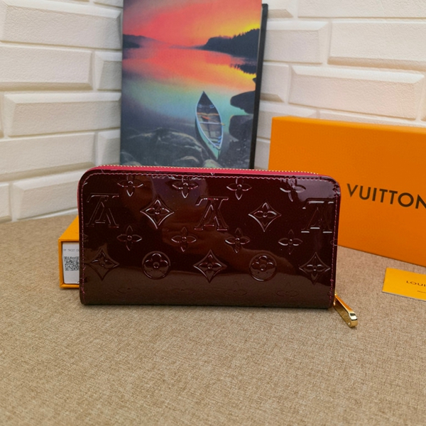 LVコピーウォレット着用イメージ